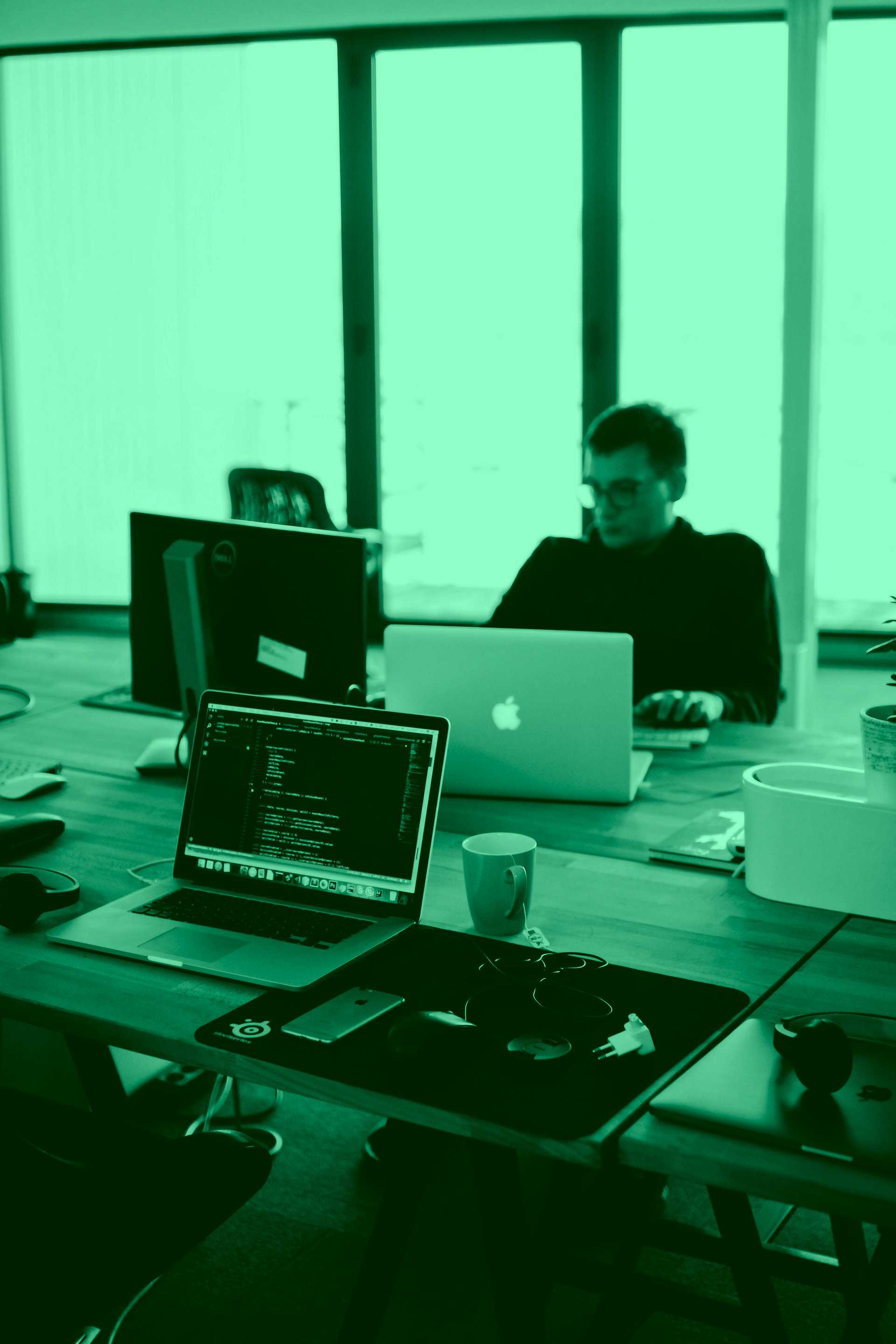 ¿Qué es una programadora web freelance?